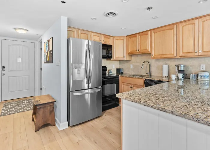 Oceanfront 3rd Floor Retreat Sunrise Views Holiday home *