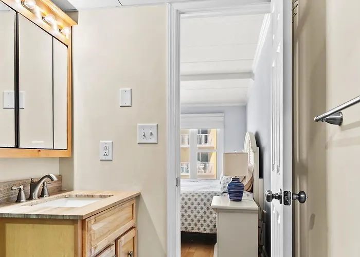 Holiday home Oceanfront 3rd Floor Retreat Sunrise Views *